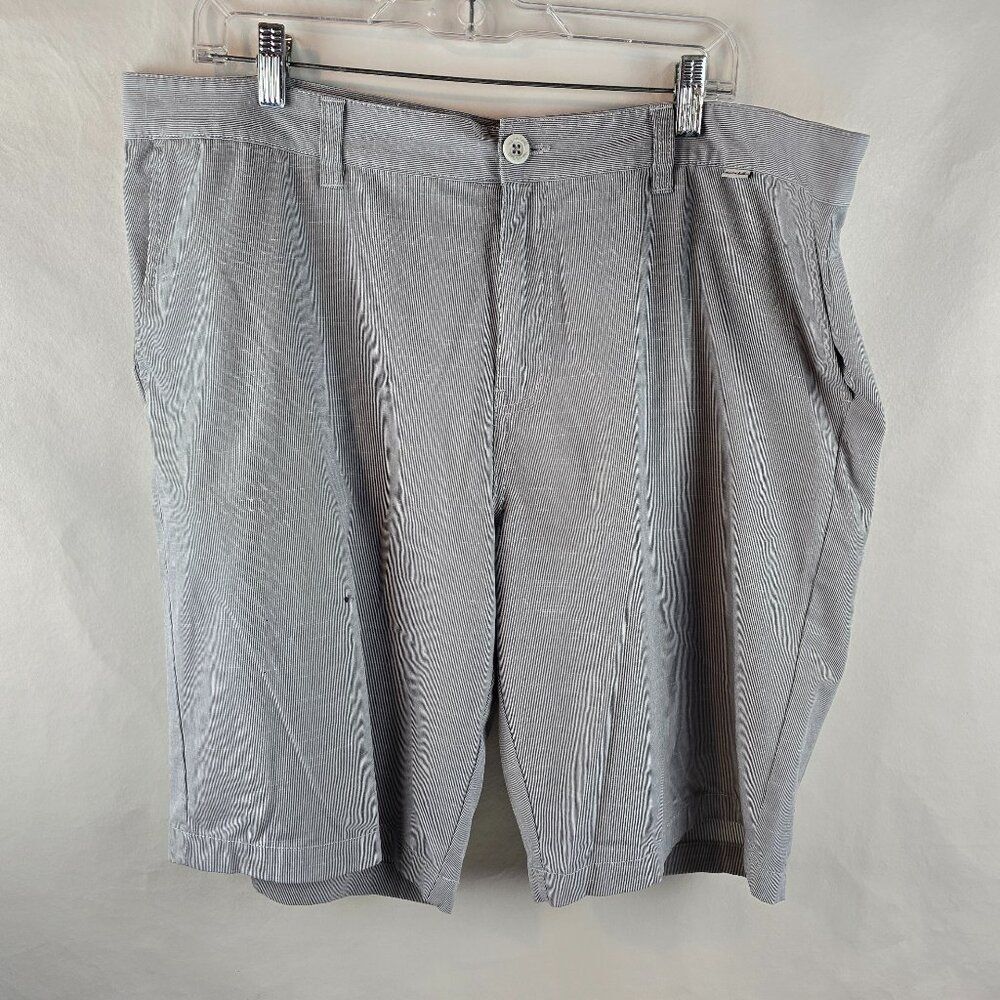 Travis Mathew Shorts Mens 40 Grey White Chino Khaki Striped Performance Golf